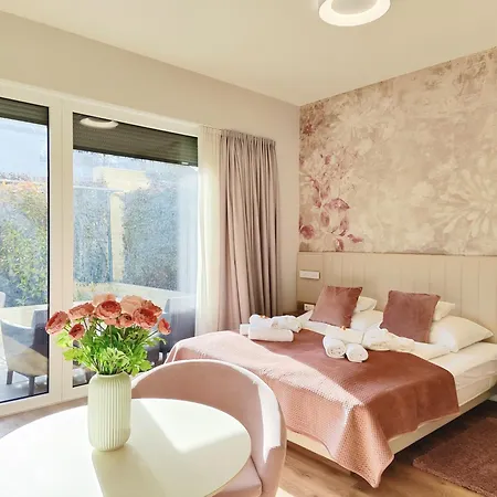 Carbona Mona Lila Apartment Hévíz