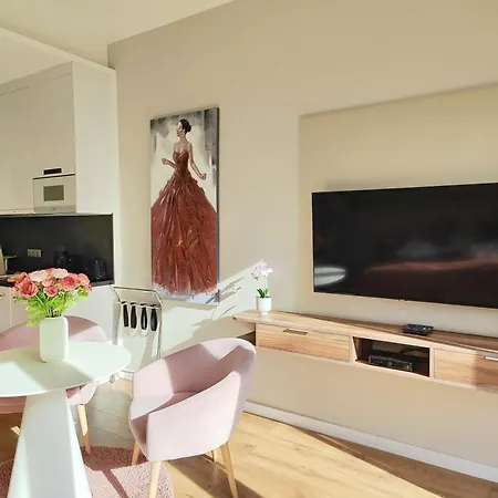 Carbona Mona Lila Apartment *